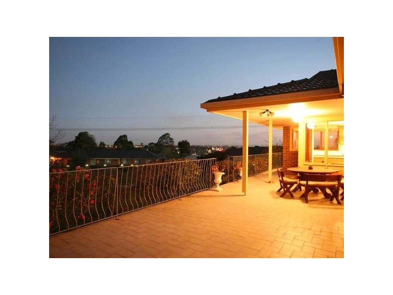 10 Glenwood Road, Narre Warren North VIC 3804