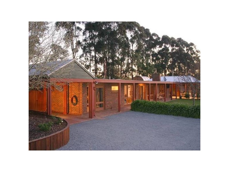 Morrison Road, Pakenham Upper VIC 3810