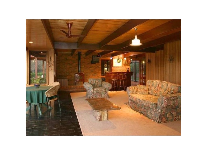 Morrison Road, Pakenham Upper VIC 3810