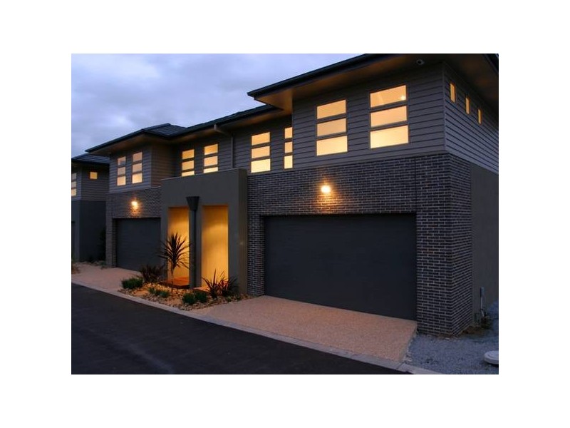 1/25 Canberra Avenue, Berwick VIC 3806