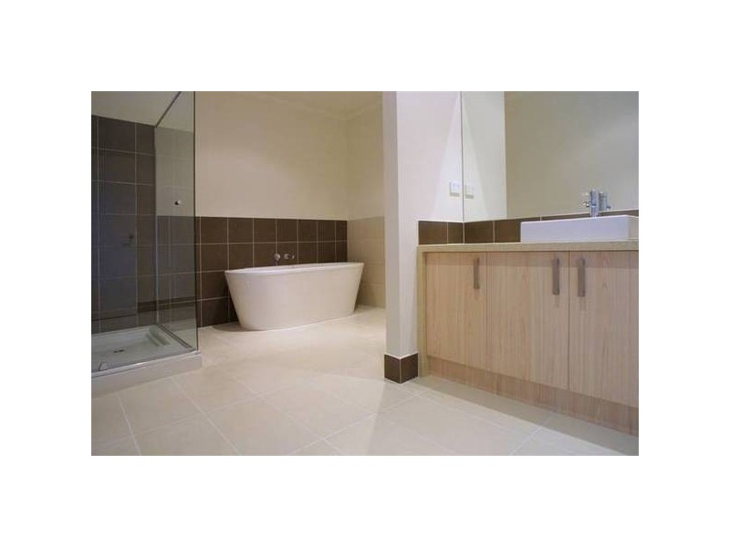 1/25 Canberra Avenue, Berwick VIC 3806