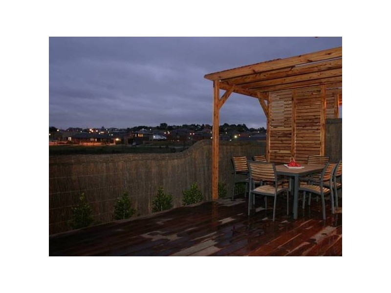 1/25 Canberra Avenue, Berwick VIC 3806