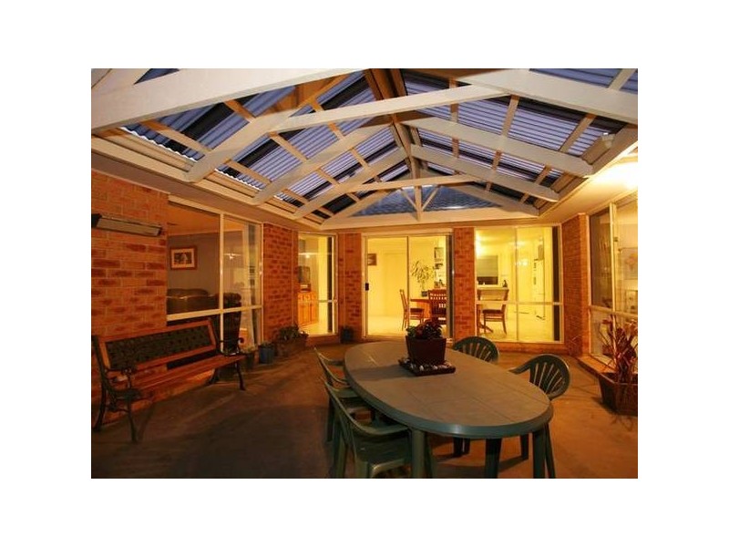 6 Hilda Court, Berwick VIC 3806