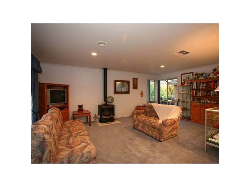 6 Hilda Court, Berwick VIC 3806