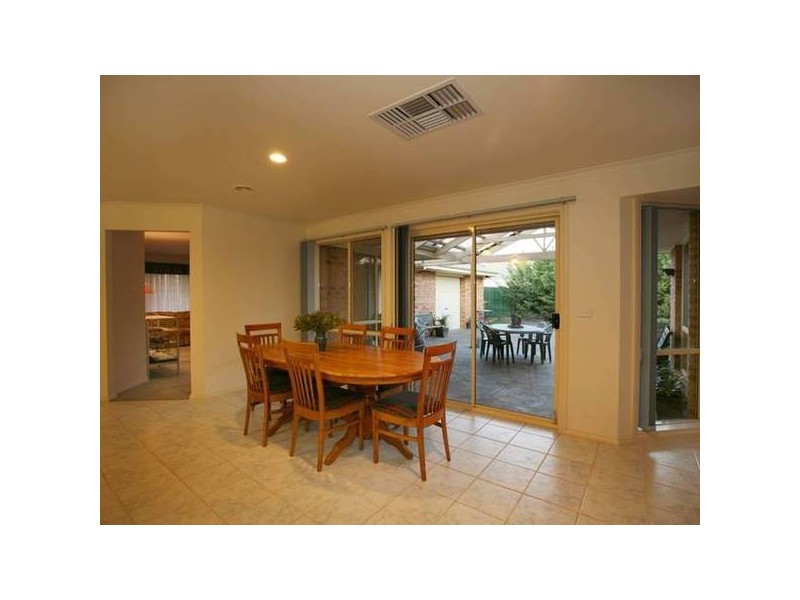 6 Hilda Court, Berwick VIC 3806