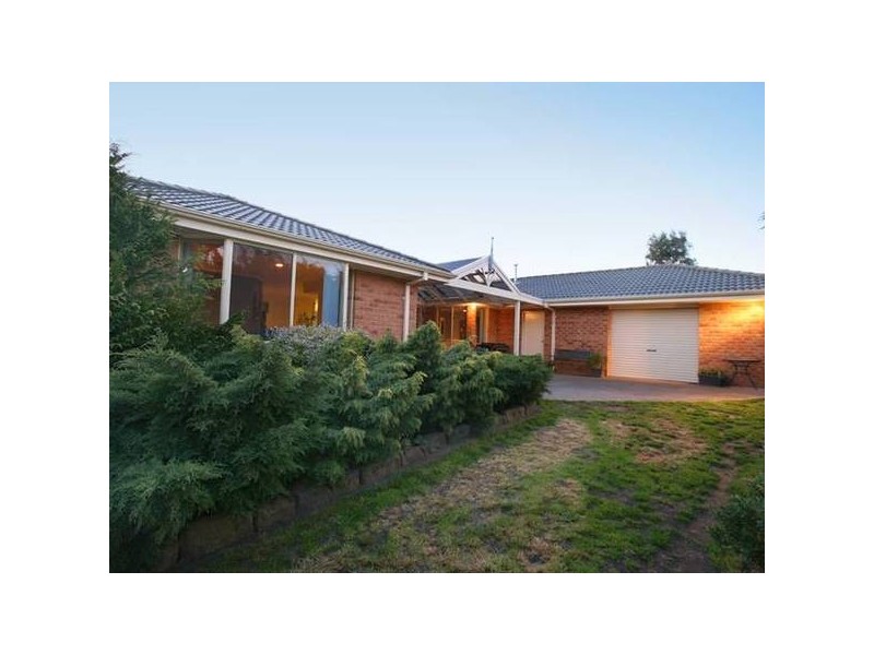 6 Hilda Court, Berwick VIC 3806