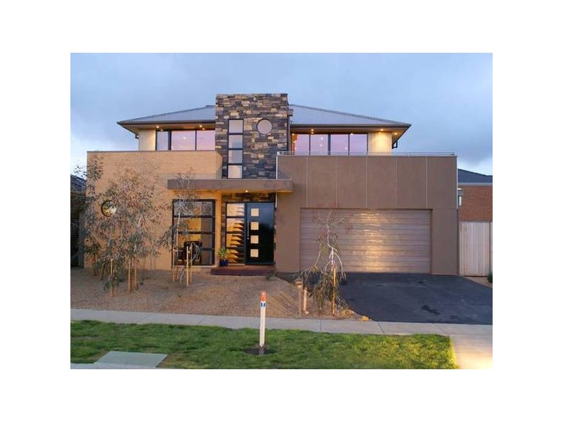 4 Canberra Avenue, Berwick VIC 3806