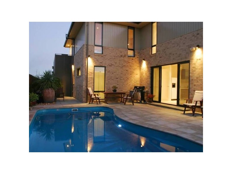 4 Canberra Avenue, Berwick VIC 3806