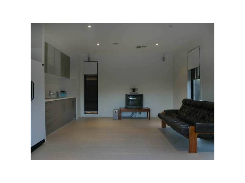 4 Canberra Avenue, Berwick VIC 3806