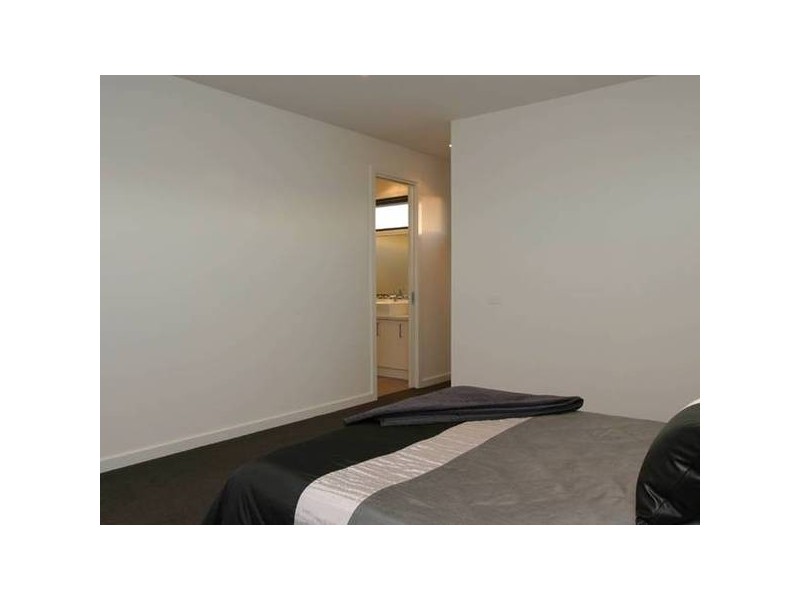 4 Canberra Avenue, Berwick VIC 3806