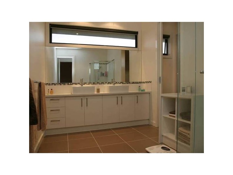 4 Canberra Avenue, Berwick VIC 3806