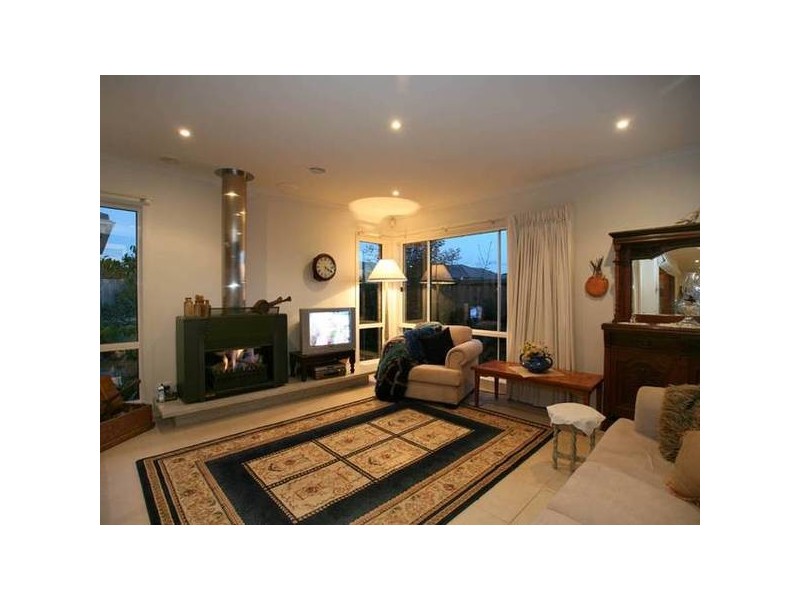 2 Glenmaggie Close, Berwick VIC 3806