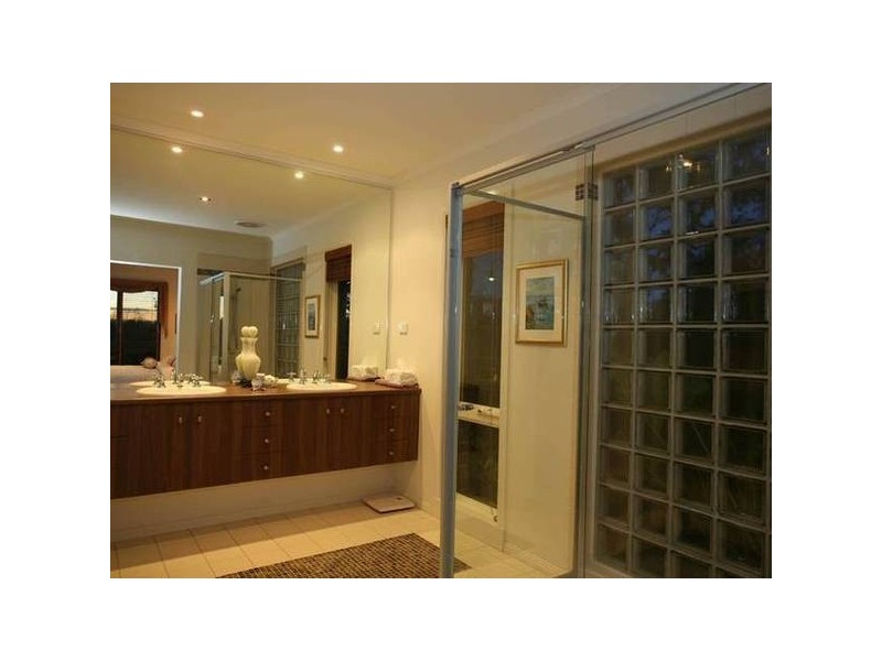 2 Glenmaggie Close, Berwick VIC 3806