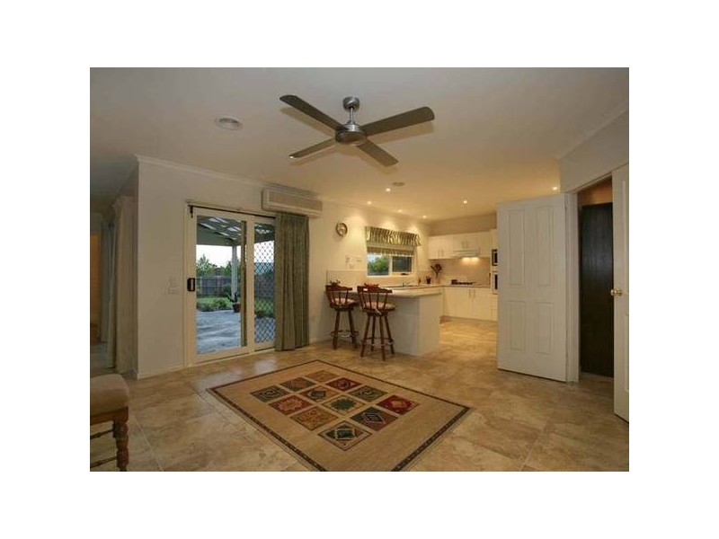21 Vista Court, Berwick VIC 3806
