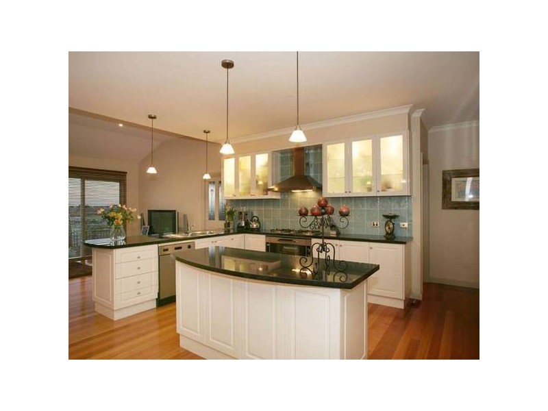 33-35 St Helens Crescent, Narre Warren North VIC 3804