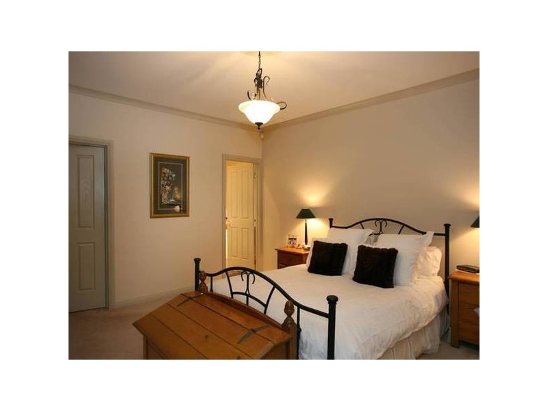 33-35 St Helens Crescent, Narre Warren North VIC 3804