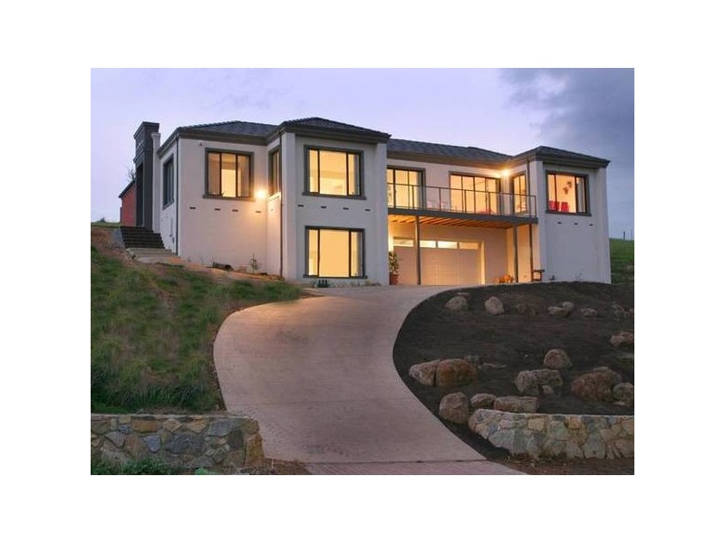 17 Liam Circuit, Beaconsfield VIC 3807