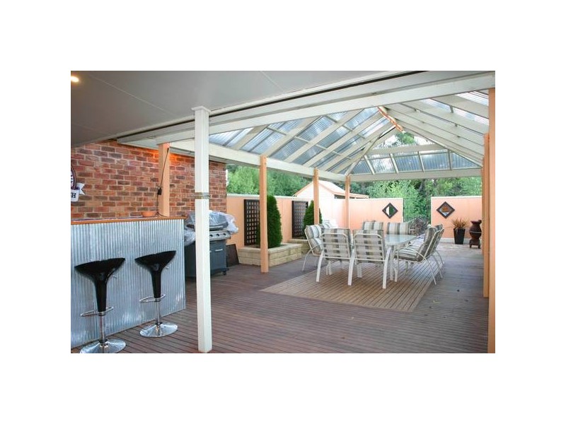 18 Reed Avenue, Beaconsfield Upper VIC 3808