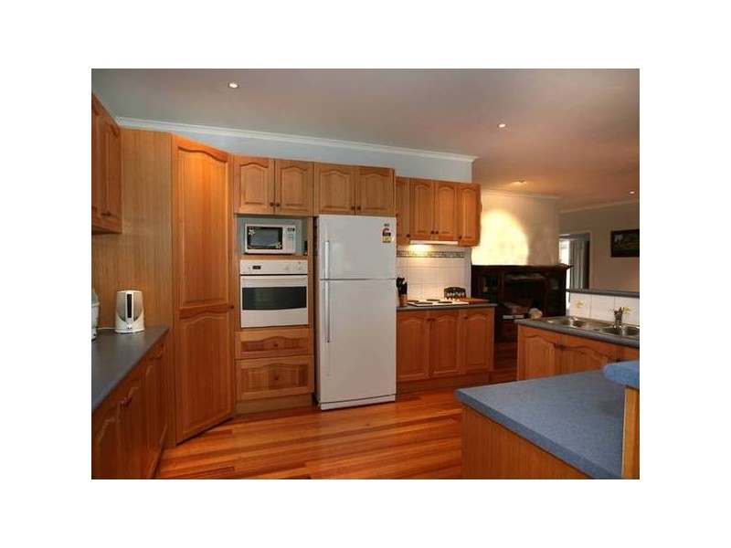 25-27 Grant Court, Beaconsfield Upper VIC 3808