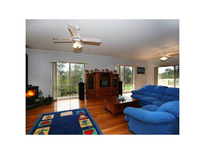 25-27 Grant Court, Beaconsfield Upper VIC 3808