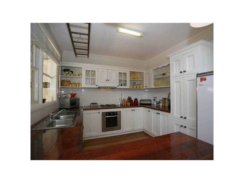 16-18 Railway Avenue, Beaconsfield VIC 3807