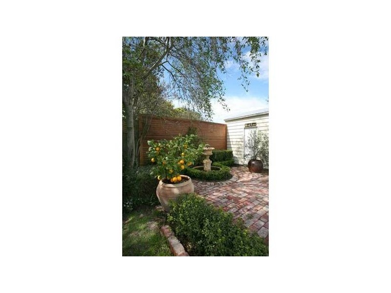 16-18 Railway Avenue, Beaconsfield VIC 3807