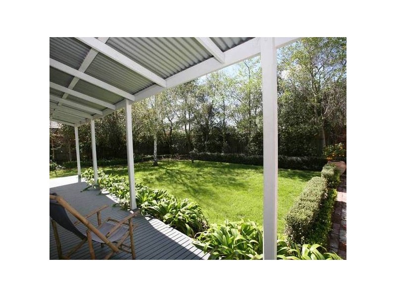 16-18 Railway Avenue, Beaconsfield VIC 3807