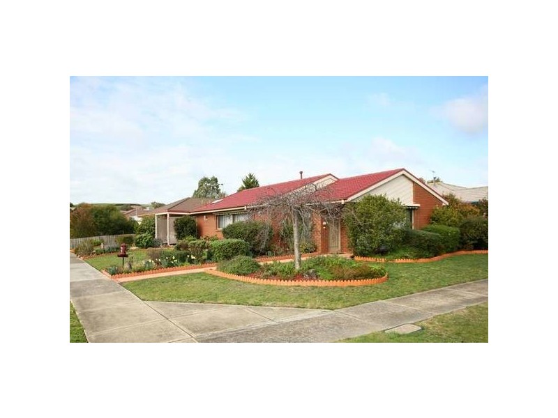 24 Strathavan Drive, Berwick VIC 3806