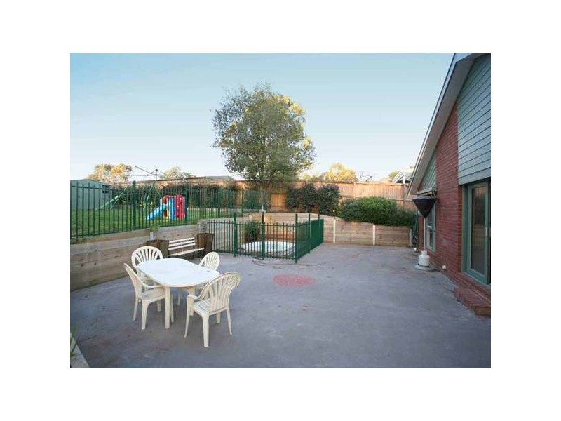14 Grant Court, Beaconsfield Upper VIC 3808