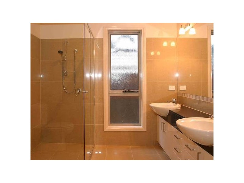 3/4a Buchanan Road, Berwick VIC 3806