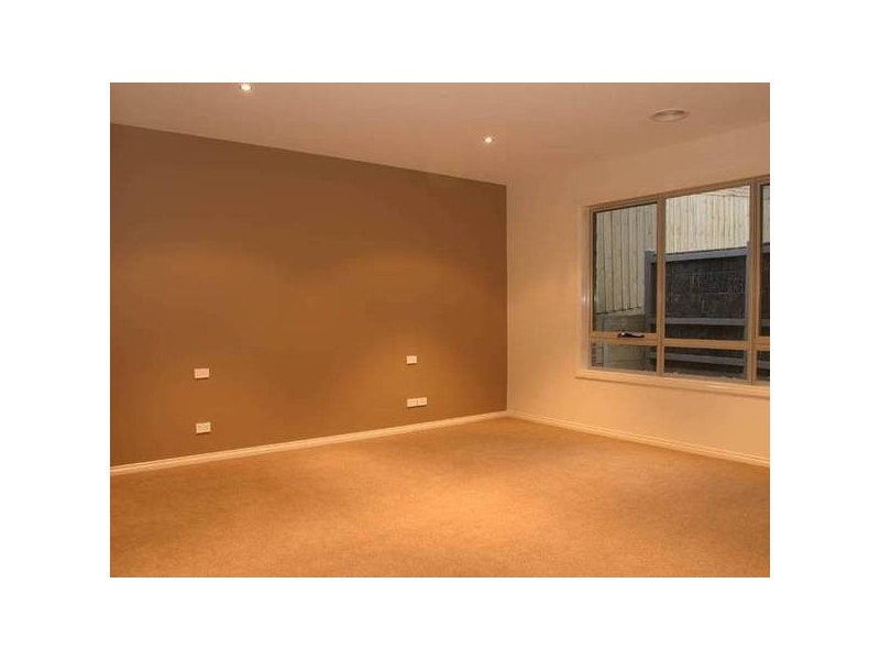 3/4a Buchanan Road, Berwick VIC 3806