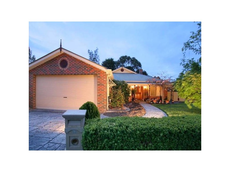 17 Kirkham Court, Berwick VIC 3806