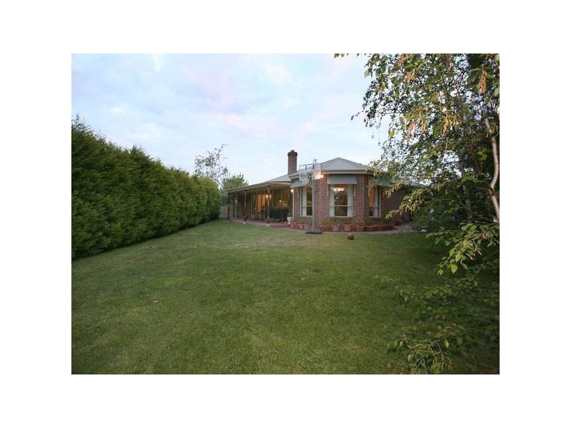 17 Kirkham Court, Berwick VIC 3806