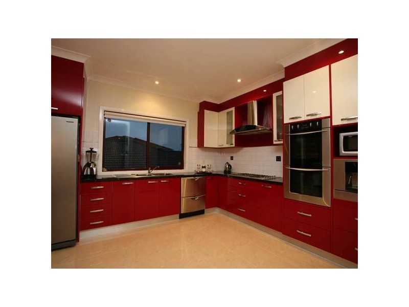 25 Highvale Crescent, Berwick VIC 3806