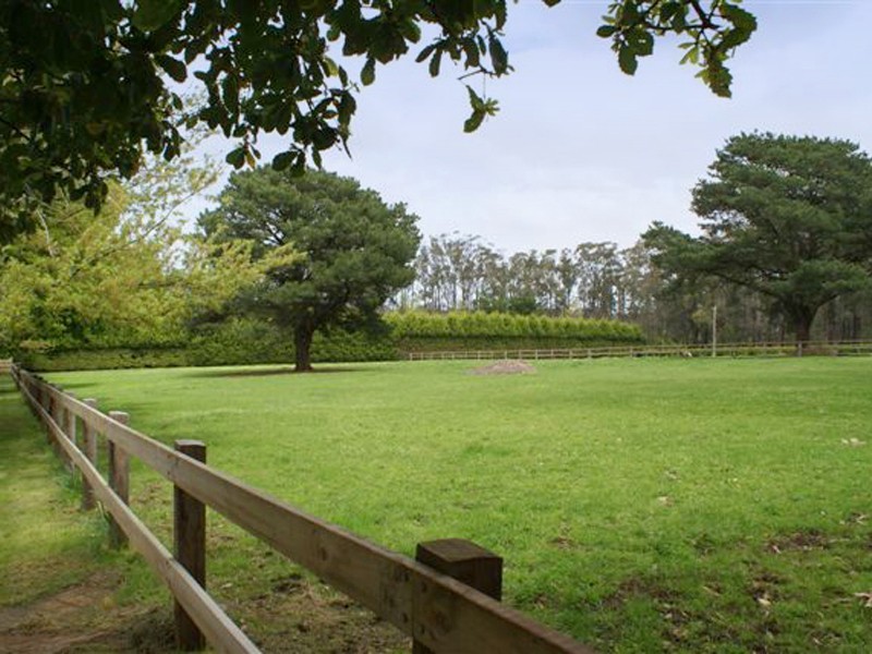 32 Noack Road, Harkaway VIC 3806