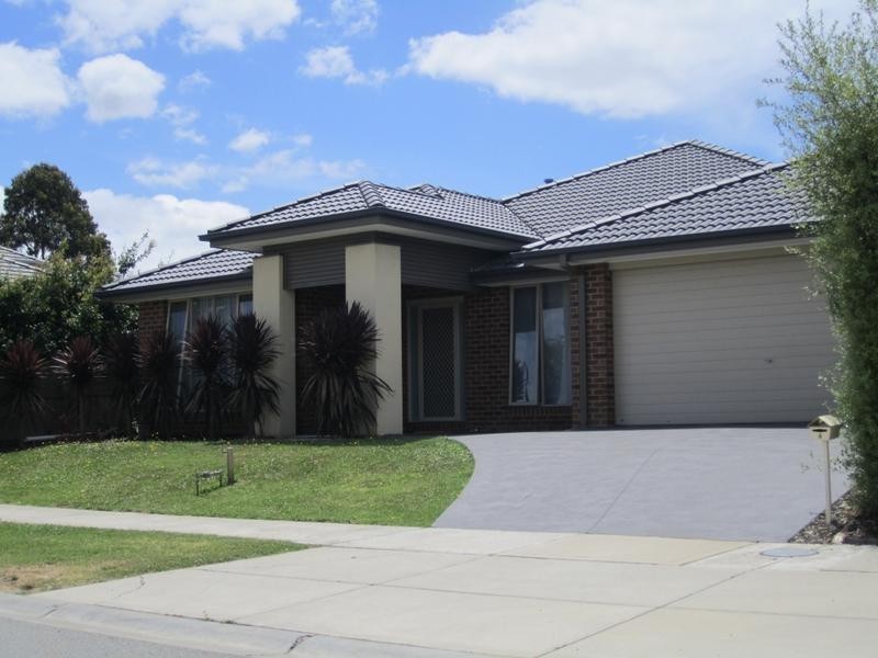 4 Montpelier Drive, Berwick VIC 3806