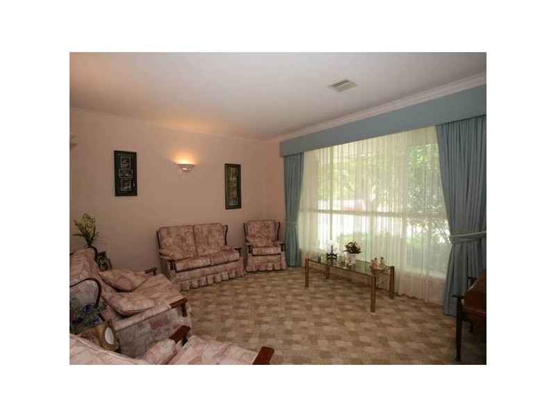 9 Newman Court, Berwick VIC 3806