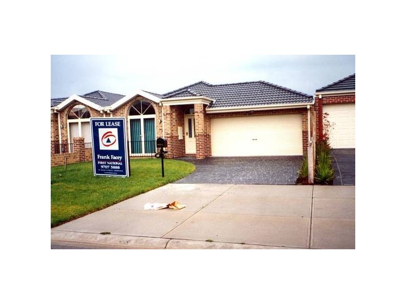 27 John Fisher Drive, Berwick VIC 3806