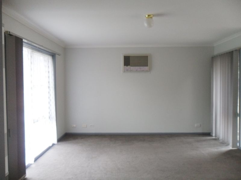 50 Collins Crescent, Berwick VIC 3806