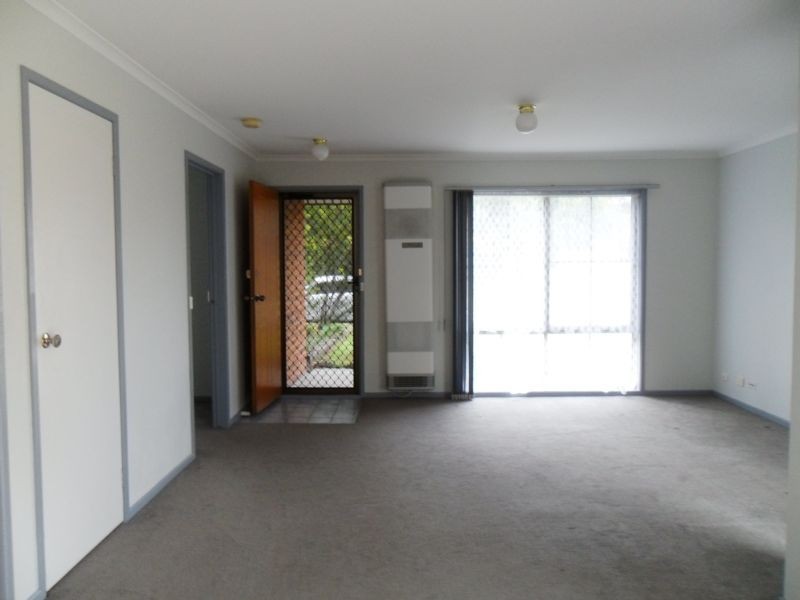 50 Collins Crescent, Berwick VIC 3806