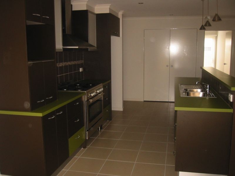 38 Golden Grove Drive, Narre Warren South VIC 3805