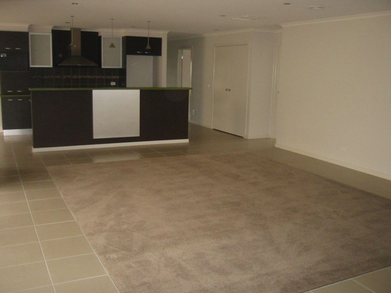 38 Golden Grove Drive, Narre Warren South VIC 3805