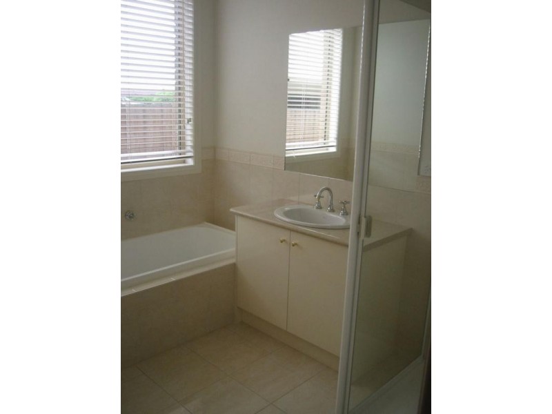 40 Golden Grove Drive, Narre Warren South VIC 3805