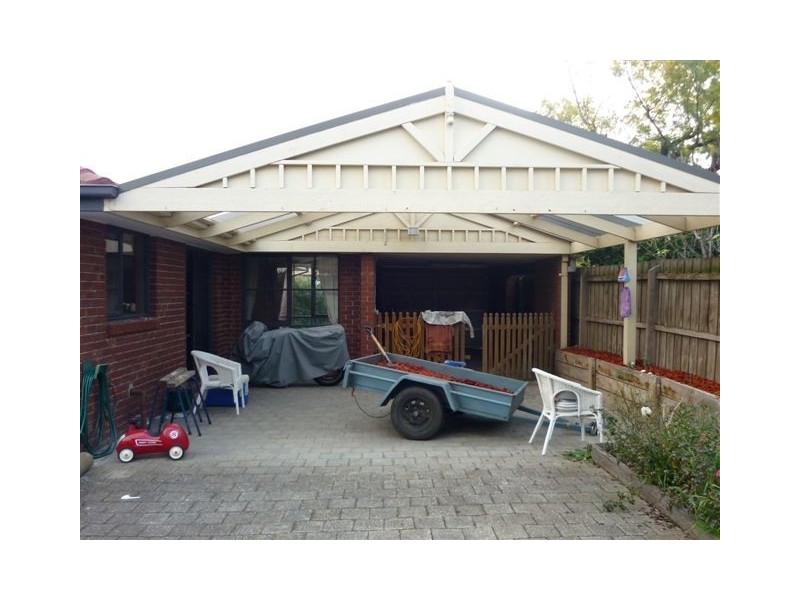 15 Marlesford Crescent, Berwick VIC 3806