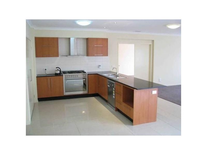 13 Joseph Banks Drive, Pakenham VIC 3810