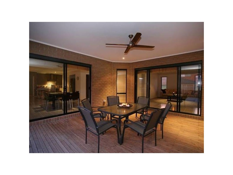 18 Meg Way, Berwick VIC 3806