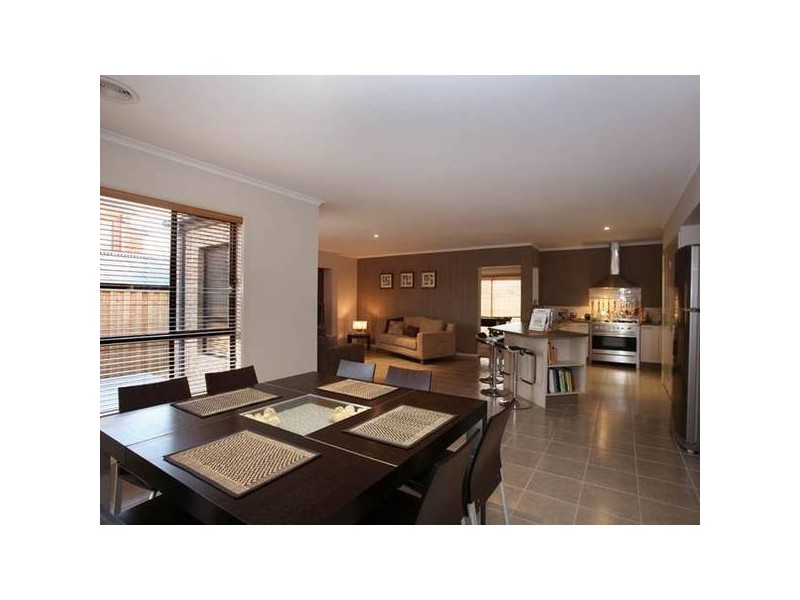 18 Meg Way, Berwick VIC 3806