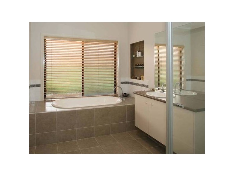 18 Meg Way, Berwick VIC 3806