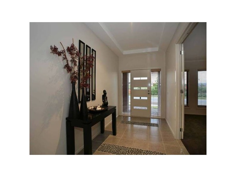 18 Meg Way, Berwick VIC 3806