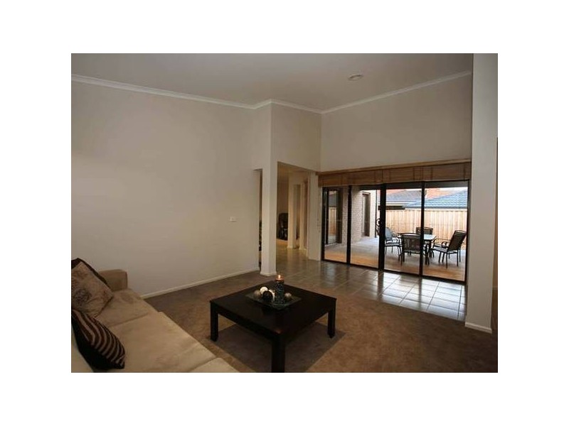 18 Meg Way, Berwick VIC 3806